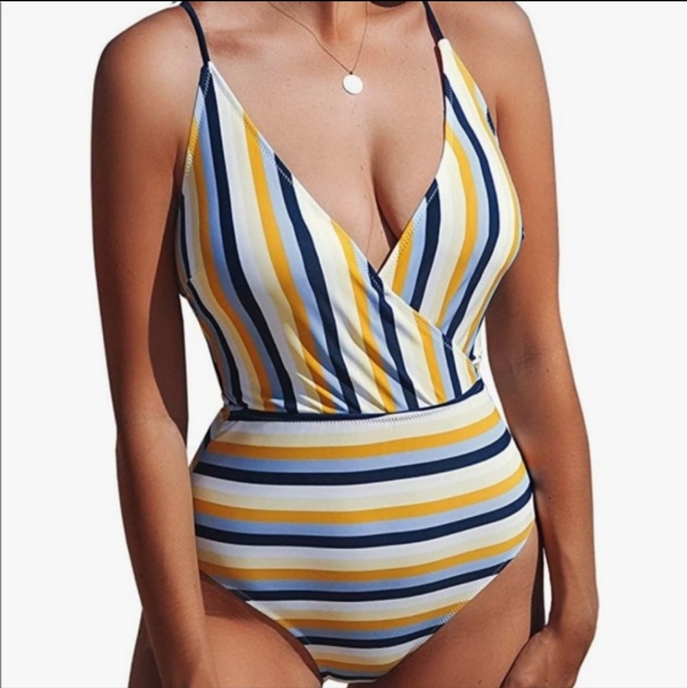 Cupshe one pc. Bathing suit